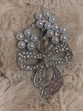 Nicole Silver Rhinestone Bow & Pearl Cluster Brooch - Silver, White